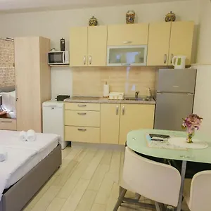 Apartment Bliss With Free Parking, Split