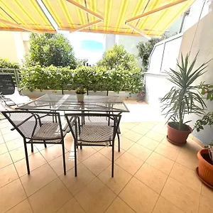 Apartment Summertime, Split